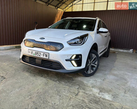 Белый Киа Niro, объемом двигателя 0 л и пробегом 117 тыс. км за 20066 $, фото 6 на Automoto.ua