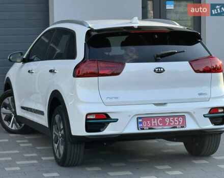 Білий Кіа Niro, об'ємом двигуна 0 л та пробігом 62 тис. км за 19500 $, фото 20 на Automoto.ua