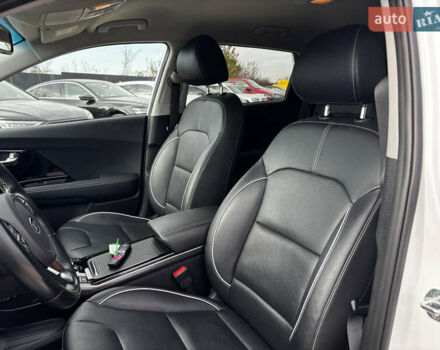 Белый Киа Niro, объемом двигателя 0 л и пробегом 141 тыс. км за 19100 $, фото 24 на Automoto.ua