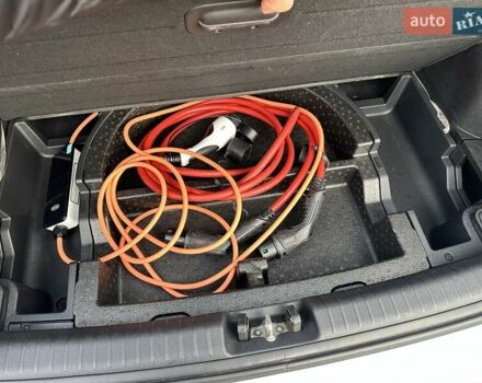 Білий Кіа Niro, об'ємом двигуна 0 л та пробігом 147 тис. км за 18800 $, фото 58 на Automoto.ua