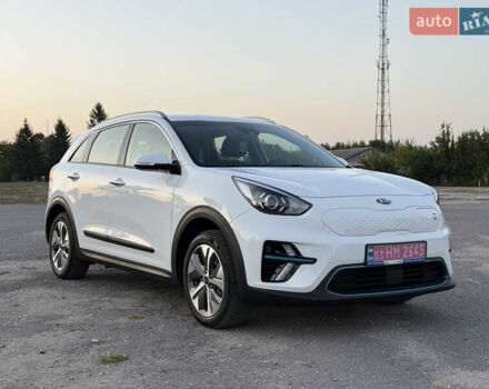 Білий Кіа Niro, об'ємом двигуна 0 л та пробігом 152 тис. км за 18500 $, фото 16 на Automoto.ua