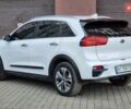 Білий Кіа Niro, об'ємом двигуна 0 л та пробігом 104 тис. км за 19300 $, фото 17 на Automoto.ua