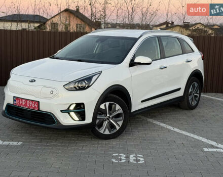 Белый Киа Niro, объемом двигателя 0 л и пробегом 114 тыс. км за 19350 $, фото 1 на Automoto.ua