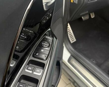 Білий Кіа Niro, об'ємом двигуна 0 л та пробігом 133 тис. км за 18500 $, фото 9 на Automoto.ua