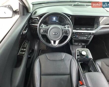 Білий Кіа Niro, об'ємом двигуна 0 л та пробігом 111 тис. км за 19846 $, фото 5 на Automoto.ua