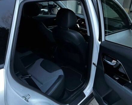 Білий Кіа Niro, об'ємом двигуна 0 л та пробігом 56 тис. км за 12700 $, фото 6 на Automoto.ua