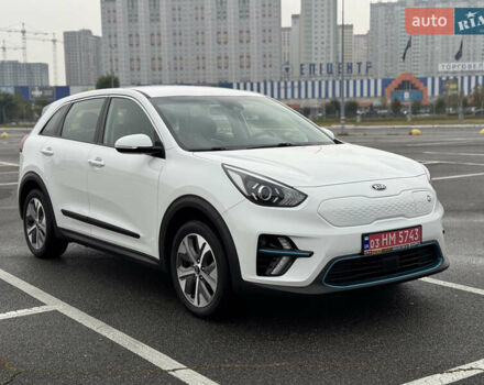 Киа Niro 2020 в Киеве на Automoto.ua Белый Киа Niro, объемом двигателя 0 л и пробегом 171 тыс. км за 18300 $, фото 2 на Automoto.ua