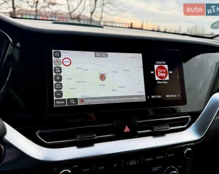 Білий Кіа Niro, об'ємом двигуна 0 л та пробігом 89 тис. км за 18950 $, фото 73 на Automoto.ua