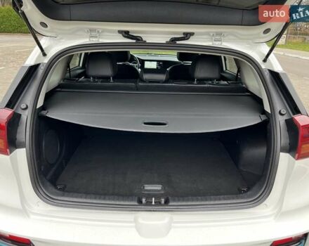 Белый Киа Niro, объемом двигателя 0 л и пробегом 146 тыс. км за 19799 $, фото 24 на Automoto.ua