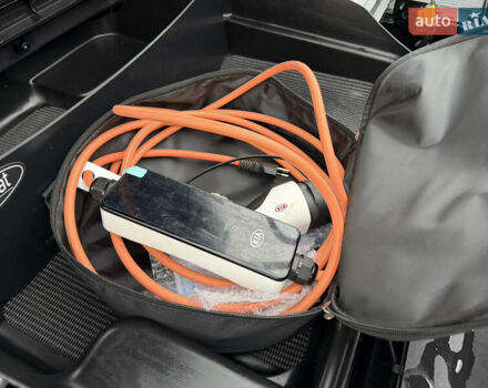 Білий Кіа Niro, об'ємом двигуна 0 л та пробігом 141 тис. км за 19499 $, фото 76 на Automoto.ua