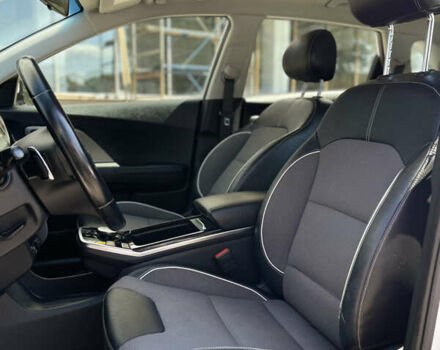 Белый Киа Niro, объемом двигателя 0 л и пробегом 70 тыс. км за 20499 $, фото 12 на Automoto.ua