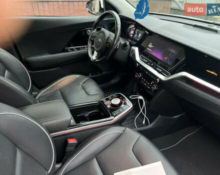 Белый Киа Niro, объемом двигателя 0 л и пробегом 116 тыс. км за 21000 $, фото 10 на Automoto.ua
