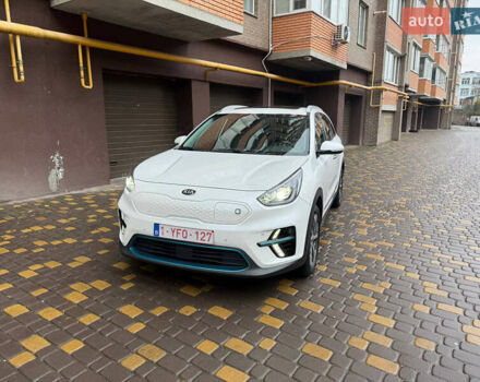 Белый Киа Niro, объемом двигателя 0 л и пробегом 152 тыс. км за 20400 $, фото 1 на Automoto.ua