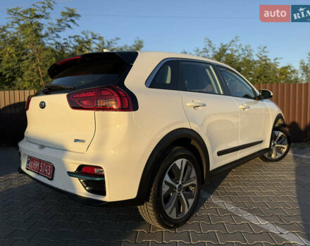 Білий Кіа Niro, об'ємом двигуна 0 л та пробігом 169 тис. км за 18200 $, фото 15 на Automoto.ua