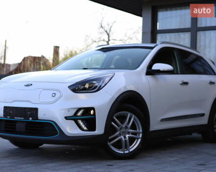 Белый Киа Niro, объемом двигателя 0 л и пробегом 80 тыс. км за 18800 $, фото 2 на Automoto.ua