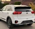 Белый Киа Niro, объемом двигателя 1.6 л и пробегом 148 тыс. км за 10000 $, фото 6 на Automoto.ua