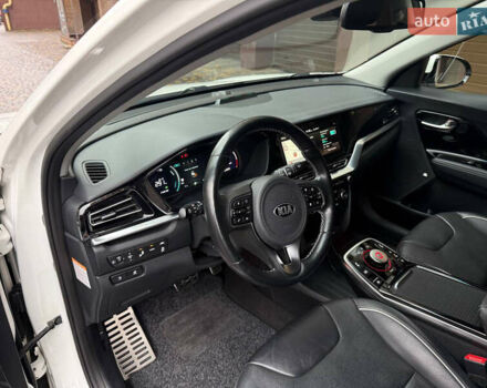 Белый Киа Niro, объемом двигателя 0 л и пробегом 152 тыс. км за 20400 $, фото 21 на Automoto.ua