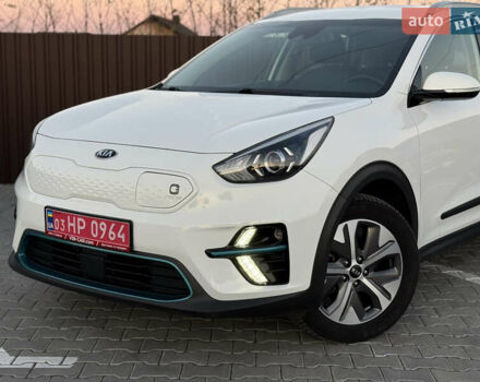 Белый Киа Niro, объемом двигателя 0 л и пробегом 114 тыс. км за 19350 $, фото 4 на Automoto.ua