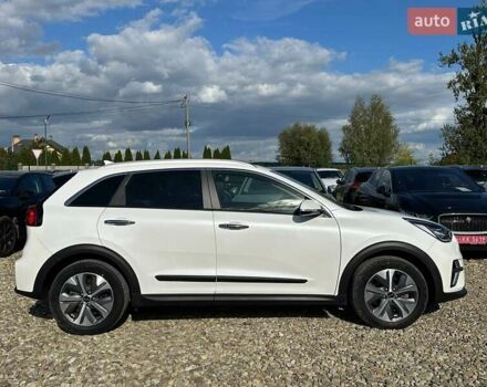 Білий Кіа Niro, об'ємом двигуна 0 л та пробігом 62 тис. км за 24400 $, фото 20 на Automoto.ua