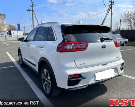 Белый Киа Niro, объемом двигателя 0.15 л и пробегом 66 тыс. км за 17500 $, фото 6 на Automoto.ua