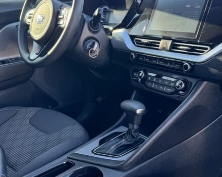 Білий Кіа Niro, об'ємом двигуна 1.6 л та пробігом 37 тис. км за 19700 $, фото 18 на Automoto.ua