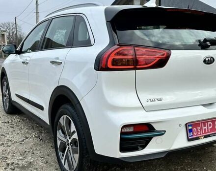 Білий Кіа Niro, об'ємом двигуна 0 л та пробігом 147 тис. км за 18800 $, фото 30 на Automoto.ua
