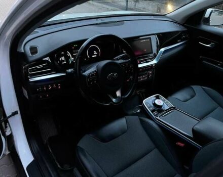 Белый Киа Niro, объемом двигателя 0 л и пробегом 56 тыс. км за 14900 $, фото 4 на Automoto.ua