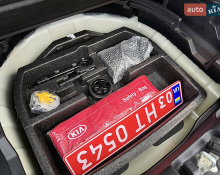 Білий Кіа Niro, об'ємом двигуна 0 л та пробігом 141 тис. км за 19499 $, фото 52 на Automoto.ua