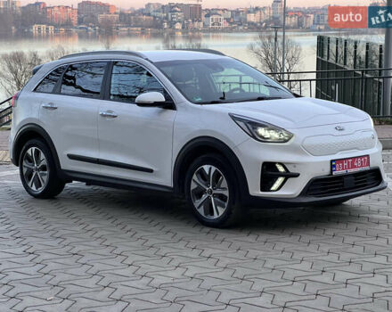 Белый Киа Niro, объемом двигателя 0 л и пробегом 103 тыс. км за 19500 $, фото 4 на Automoto.ua