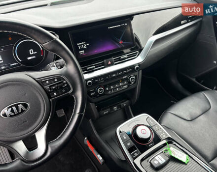 Білий Кіа Niro, об'ємом двигуна 0 л та пробігом 124 тис. км за 20400 $, фото 27 на Automoto.ua