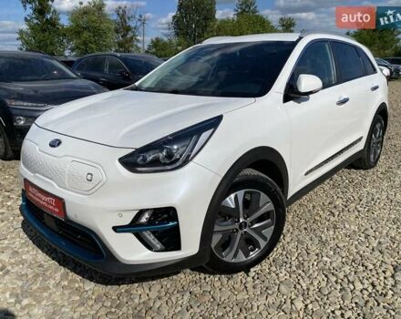 Білий Кіа Niro, об'ємом двигуна 0 л та пробігом 112 тис. км за 22900 $, фото 12 на Automoto.ua