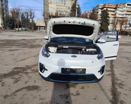 Белый Киа Niro, объемом двигателя 0 л и пробегом 89 тыс. км за 363 $, фото 1 на Automoto.ua