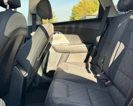 Білий Кіа Niro, об'ємом двигуна 1.6 л та пробігом 37 тис. км за 19700 $, фото 14 на Automoto.ua