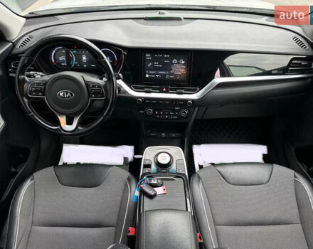 Белый Киа Niro, объемом двигателя 0 л и пробегом 150 тыс. км за 17900 $, фото 1 на Automoto.ua