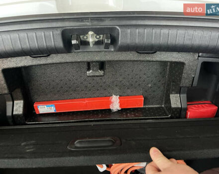 Белый Киа Niro, объемом двигателя 0 л и пробегом 116 тыс. км за 21000 $, фото 18 на Automoto.ua