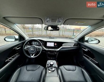 Білий Кіа Niro, об'ємом двигуна 0 л та пробігом 89 тис. км за 18950 $, фото 102 на Automoto.ua