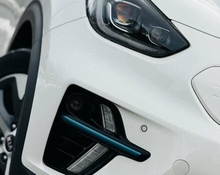 Білий Кіа Niro, об'ємом двигуна 0 л та пробігом 117 тис. км за 19750 $, фото 4 на Automoto.ua