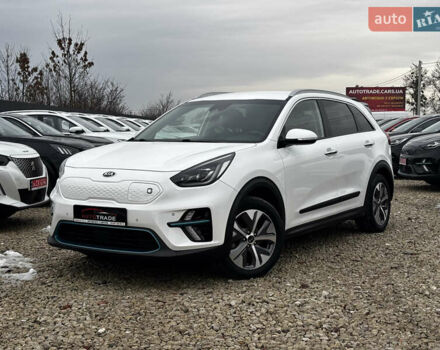 Білий Кіа Niro, об'ємом двигуна 0 л та пробігом 124 тис. км за 20400 $, фото 2 на Automoto.ua