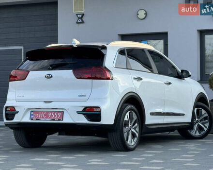 Білий Кіа Niro, об'ємом двигуна 0 л та пробігом 62 тис. км за 19500 $, фото 25 на Automoto.ua