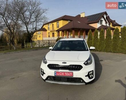 Белый Киа Niro, объемом двигателя 1.58 л и пробегом 200 тыс. км за 18600 $, фото 4 на Automoto.ua