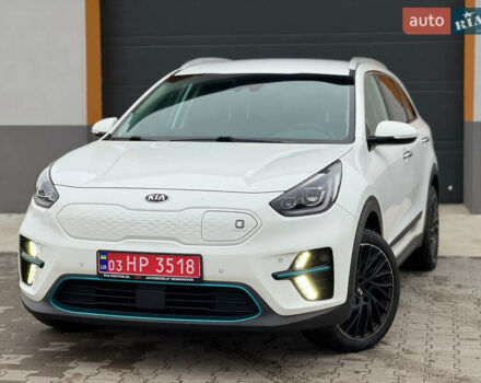 Киа Niro 2020 в Черкассах на Automoto.ua Белый Киа Niro, объемом двигателя 0 л и пробегом 84 тыс. км за 18800 $, фото 3 на Automoto.ua