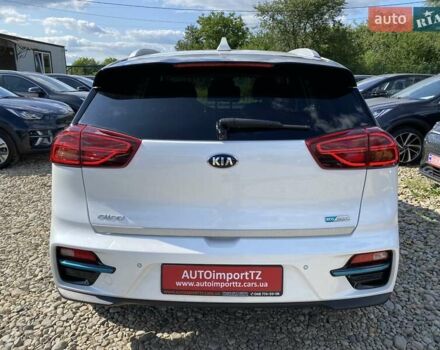 Білий Кіа Niro, об'ємом двигуна 0 л та пробігом 112 тис. км за 22900 $, фото 15 на Automoto.ua