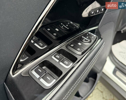 Білий Кіа Niro, об'ємом двигуна 0 л та пробігом 141 тис. км за 19499 $, фото 27 на Automoto.ua