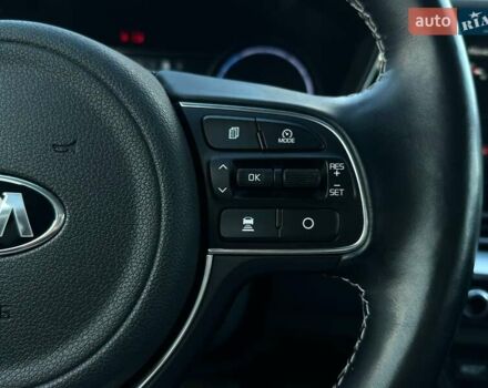 Білий Кіа Niro, об'ємом двигуна 0 л та пробігом 62 тис. км за 24400 $, фото 7 на Automoto.ua