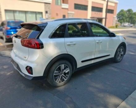 Белый Киа Niro, объемом двигателя 1.6 л и пробегом 42 тыс. км за 4900 $, фото 6 на Automoto.ua
