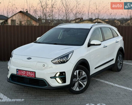 Белый Киа Niro, объемом двигателя 0 л и пробегом 114 тыс. км за 19350 $, фото 3 на Automoto.ua