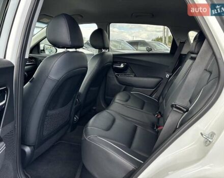 Киа Niro 2020 в Львове на Automoto.ua Белый Киа Niro, объемом двигателя 0 л и пробегом 95 тыс. км за 20450 $, фото 25 на Automoto.ua