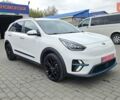 Киа Niro 2020 в Радомышле на Automoto.ua Белый Киа Niro, объемом двигателя 0 л и пробегом 73 тыс. км за 22300 $, фото 8 на Automoto.ua