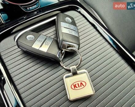 Білий Кіа Niro, об'ємом двигуна 0 л та пробігом 89 тис. км за 18950 $, фото 65 на Automoto.ua