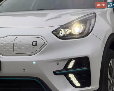 Білий Кіа Niro, об'ємом двигуна 0 л та пробігом 141 тис. км за 19499 $, фото 24 на Automoto.ua